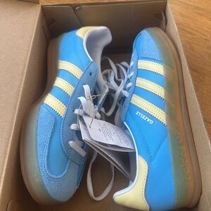 Adidas Gazelle Indoor size 6.5 W (equivalent to U.S. women's 7/7.5) Blue/Yellow